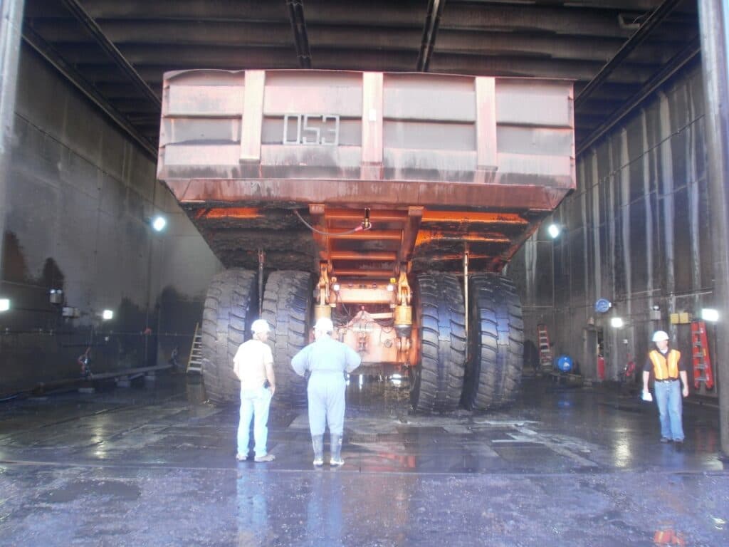 A CDC Restoration crew at work on an industrial jobsite